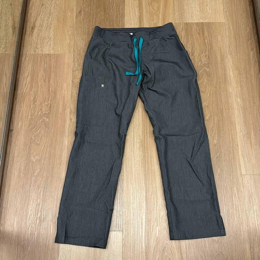 Small charcoal Figs scrub pants